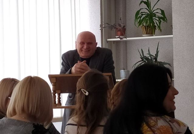 Петро Степанович Федоришин дає поради студентам